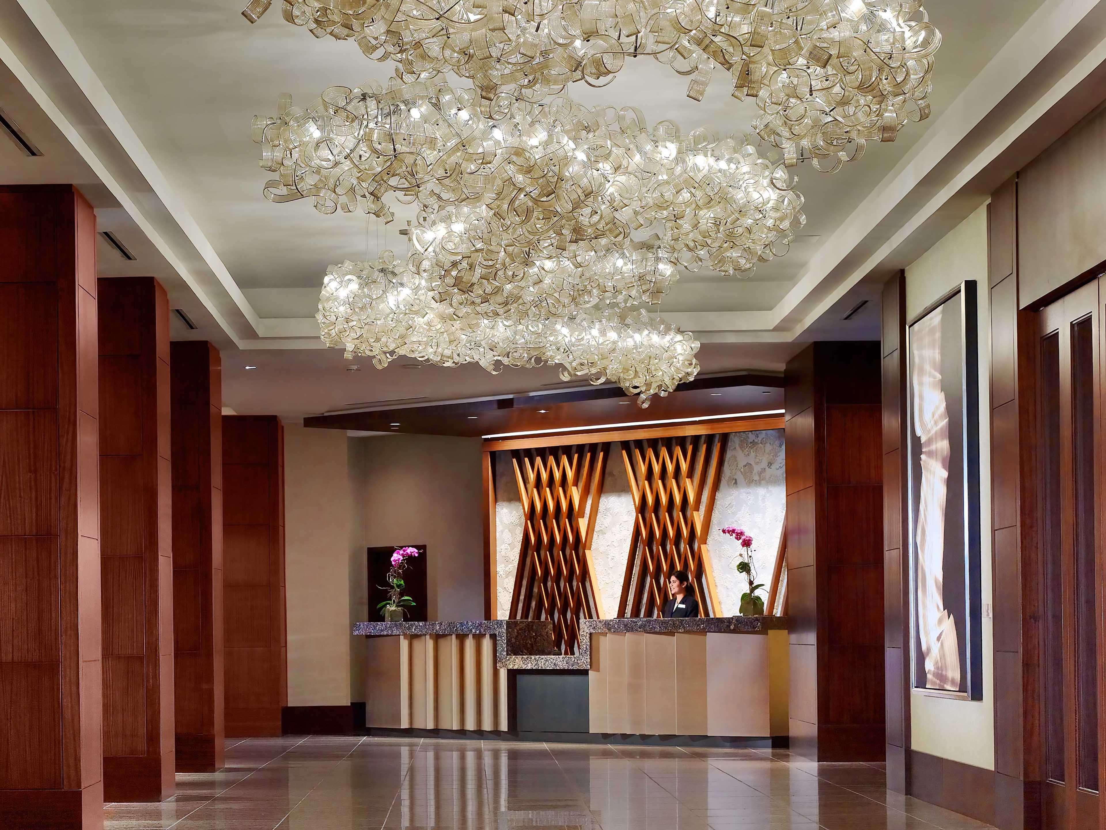 Hotel The Royal Sonesta Galleria 4*